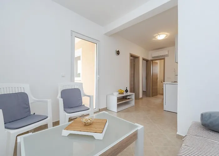 Simic 4 By Interhome *