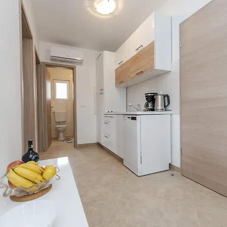 Simic 4 By Interhome Apartman Vir