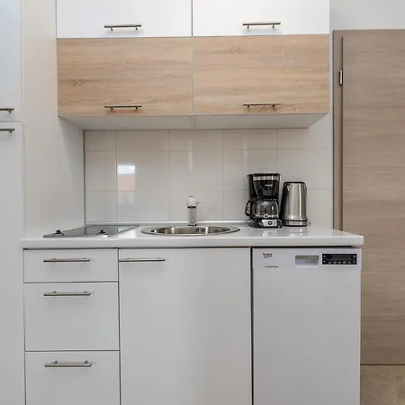 Simic 4 By Interhome Vir