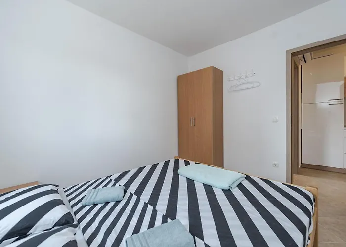 Simic 4 By Interhome *